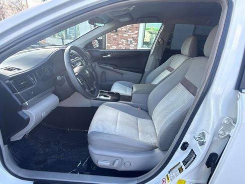 Used 2012 Toyota Camry LE image 11