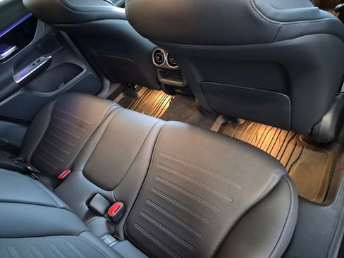 Used 2024 Mercedes-Benz GLC 300 4MATIC image 19