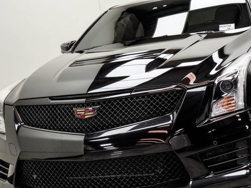 Used 2017 Cadillac ATS V w/ Luxury Package RWD image 2