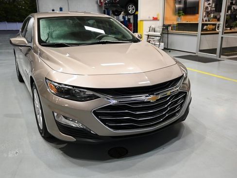 Used 2022 Chevrolet Malibu LT image 3