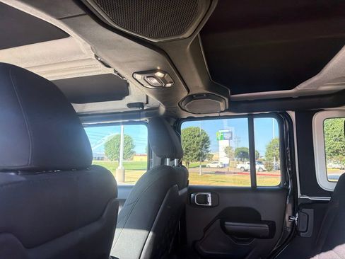 Used 2020 Jeep Wrangler Unlimited Rubicon AWD/4WD image 29