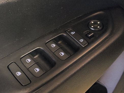 Used 2022 Hyundai Venue SEL FWD image 27