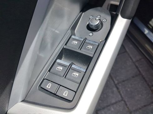 Used 2020 Audi Q3 2.0T Premium w/ Convenience Package image 18