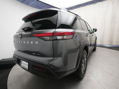 Used 2024 Nissan Pathfinder SV AWD/4WD image 13