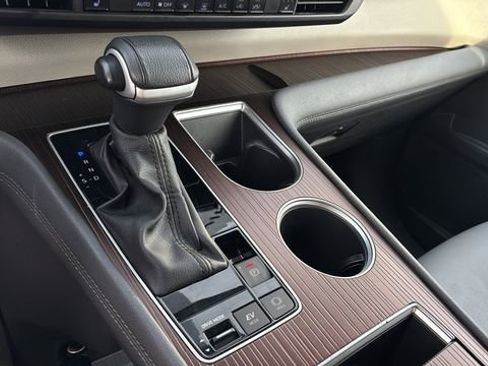 Used 2024 Toyota Sienna XLE image 30