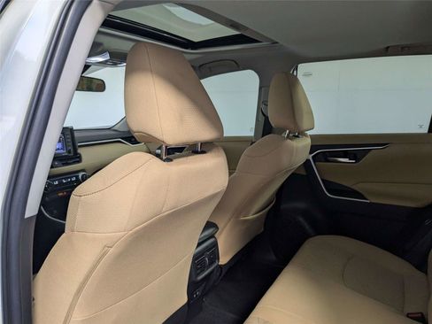 Used 2021 Toyota RAV4 XLE w/ Convenience Package image 36