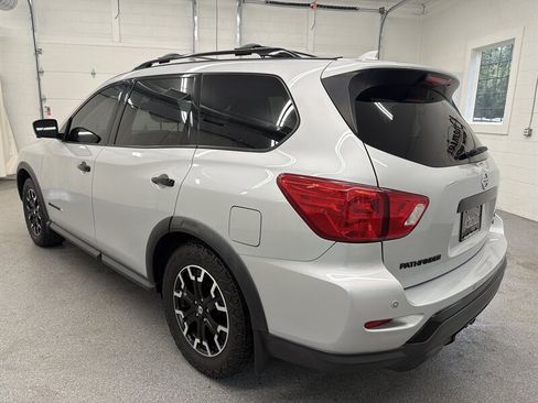 Used 2020 Nissan Pathfinder SL AWD/4WD image 7