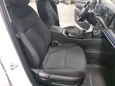 Used 2025 Hyundai Tucson SE AWD/4WD image 10