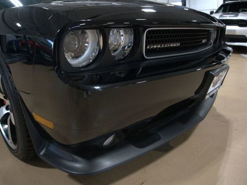 Used 2014 Dodge Challenger SRT8 w/ Harman/Kardon Audio Group image 9
