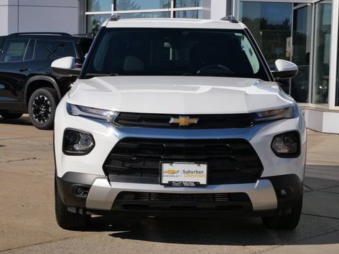 Used 2023 Chevrolet TrailBlazer LT AWD/4WD image 2