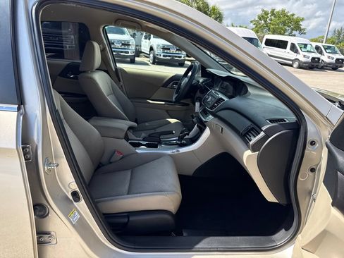 Used 2014 Honda Accord LX image 23