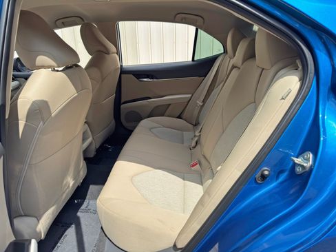 Used 2019 Toyota Camry LE FWD image 33