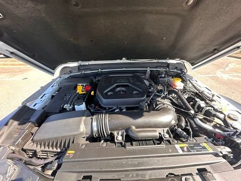Used 2024 Jeep Wrangler Unlimited Sport AWD/4WD image 17