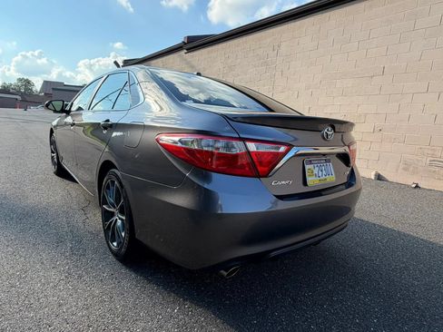 Used 2017 Toyota Camry XSE FWD image 5