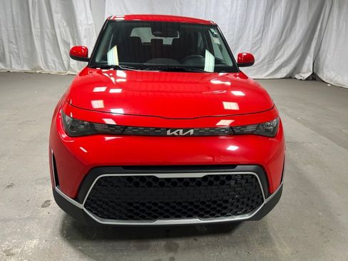 Used 2025 Kia Soul LX w/ LX Technology Package FWD image 2