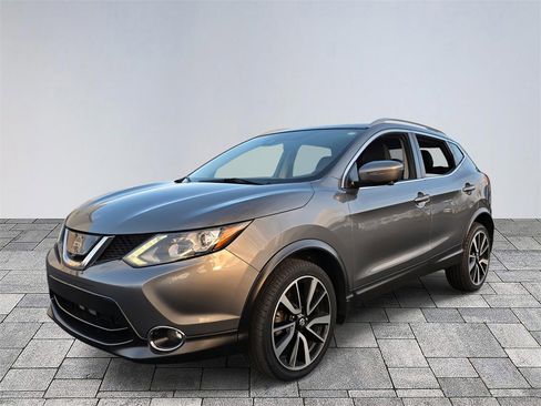 Used 2017 Nissan Rogue Sport SL w/ SL Premium Package image 3