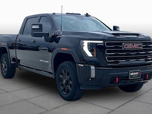 Used 2024 GMC Sierra 2500 AT4 w/ AT4 Premium Plus Package AWD/4WD image 3