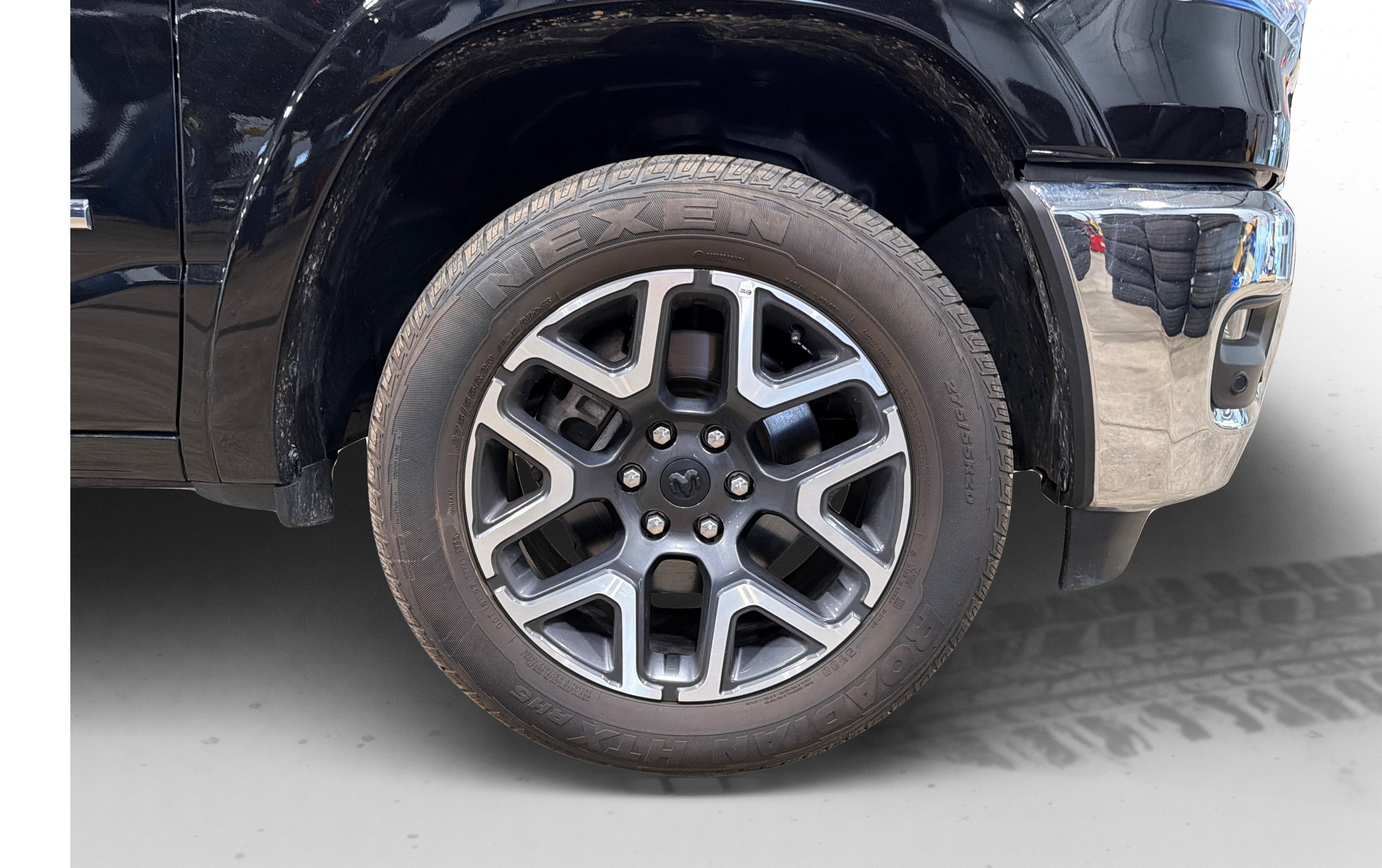 Used 2026 RAM 1500 Laramie AWD/4WD image 54