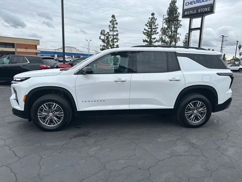 Used 2025 Chevrolet Traverse LT AWD/4WD image 4