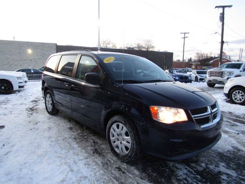 Used 2015 Dodge Grand Caravan SXT w/ Quick Order Package 29G SXT image 4