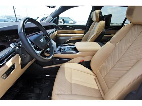 Certified 2026 Cadillac Escalade IQL Luxury AWD/4WD image 6