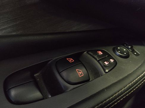 Used 2018 Nissan Murano SV FWD image 27