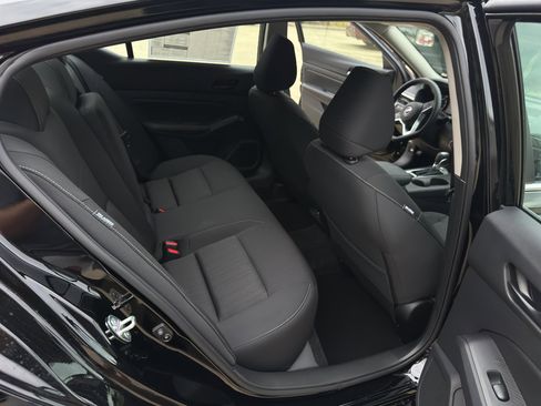 New 2025 Nissan Altima 2.5 SV image 17