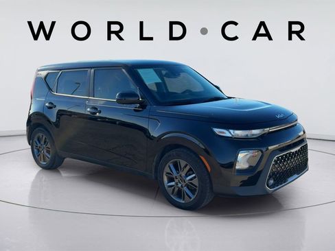 Used 2022 Kia Soul EX image 1