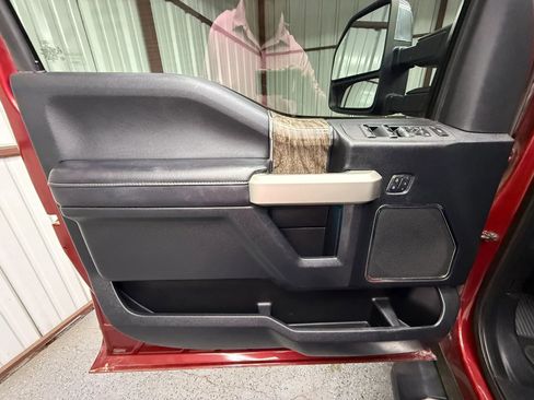 Used 2017 Ford F250 Lariat w/ Lariat Ultimate Package AWD/4WD image 8