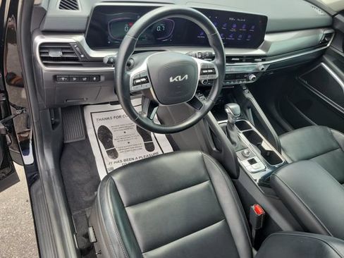 Used 2025 Kia Telluride S FWD image 17