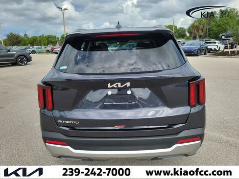 New 2026 Kia Sorento S FWD image 8