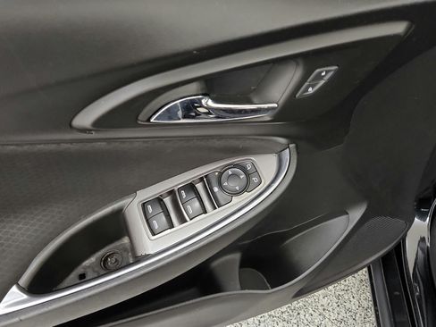 Used 2020 Chevrolet Malibu LT FWD image 19