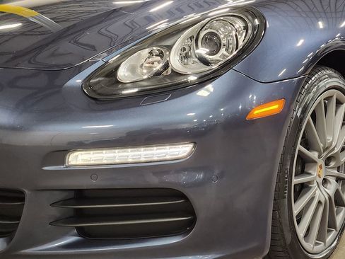 Used 2014 Porsche Panamera 4 image 15