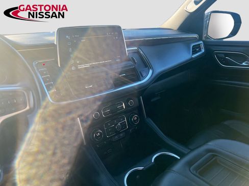 Used 2024 Chevrolet Suburban LT AWD/4WD image 32