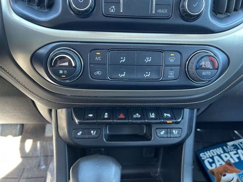 Used 2022 GMC Canyon Denali AWD/4WD image 17
