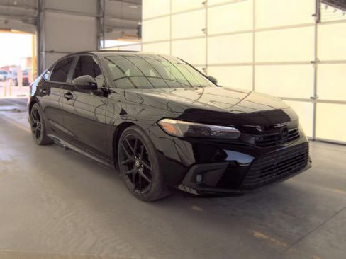Used 2022 Honda Civic Sport image 2