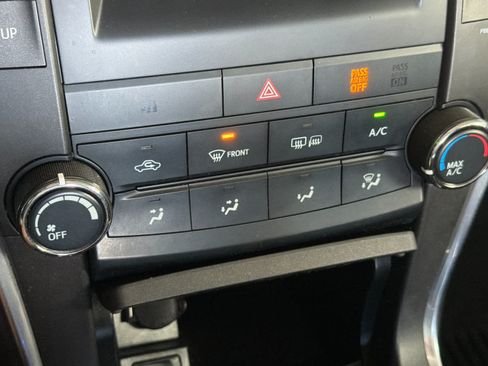 Used 2015 Toyota Camry SE FWD image 20
