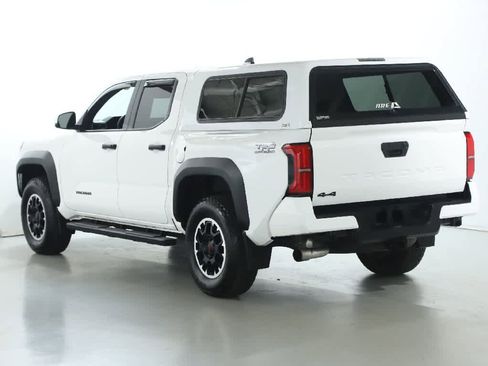 Used 2024 Toyota Tacoma TRD Off-Road image 43