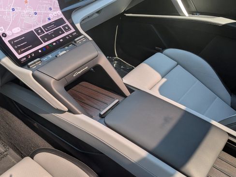 New 2026 Porsche Cayenne Turbo Electric AWD/4WD image 21