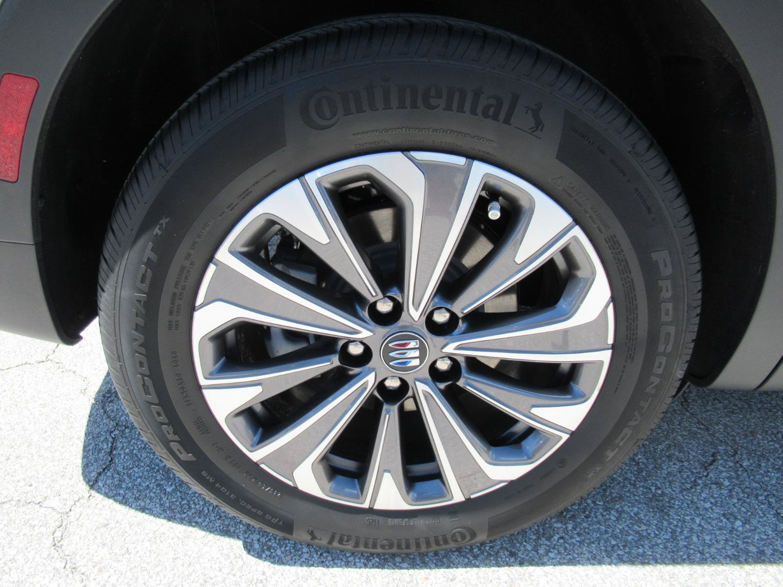 Used 2025 Buick Envision Preferred AWD/4WD image 8