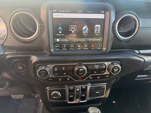 Used 2018 Jeep Wrangler Unlimited Sahara image 26