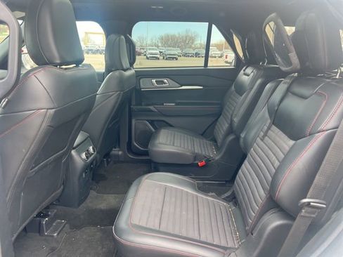Used 2025 Ford Explorer ST-Line w/ Premium Package AWD/4WD image 18