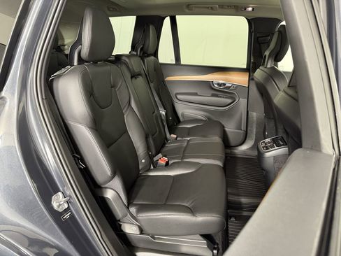 Used 2021 Volvo XC90 T6 Momentum w/ Climate Package AWD/4WD image 15
