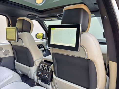 Used 2020 Land Rover Range Rover Autobiography image 52