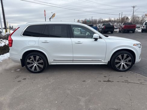 Certified 2024 Volvo XC90 T8 Ultimate w/ Protection Package Premier image 4