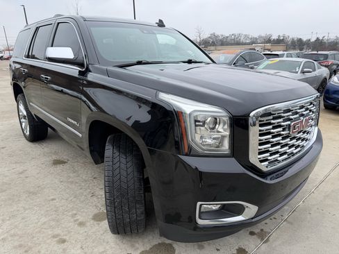 Used 2019 GMC Yukon Denali w/ Denali Ultimate Package image 3