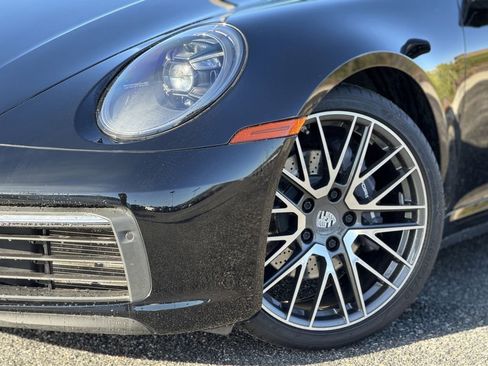 Used 2021 Porsche 911 Carrera 4 image 4