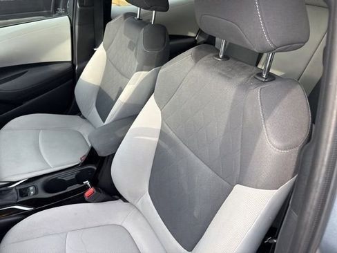 Used 2020 Toyota Corolla LE image 9