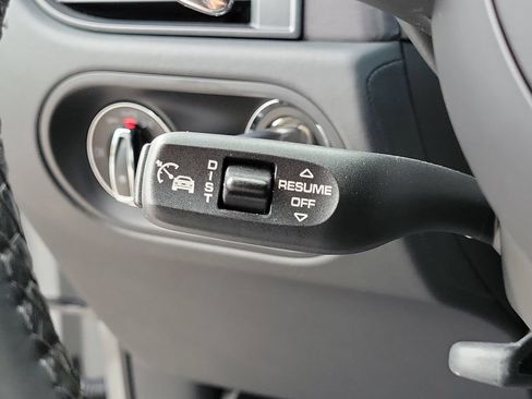 Certified 2024 Porsche Macan GTS AWD/4WD image 39