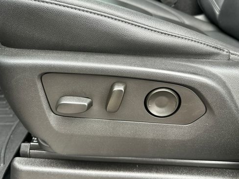 Used 2022 Chevrolet Tahoe Z71 image 18